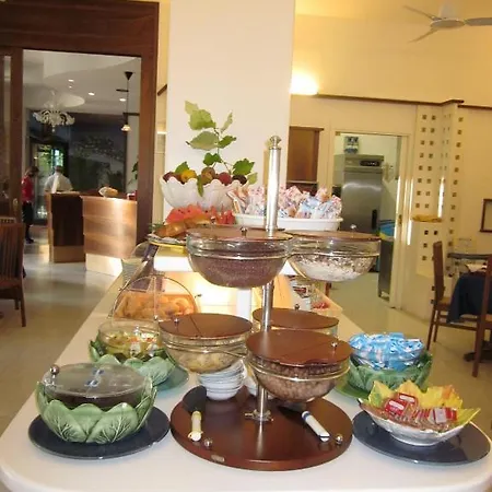 Candia Hotel 3*